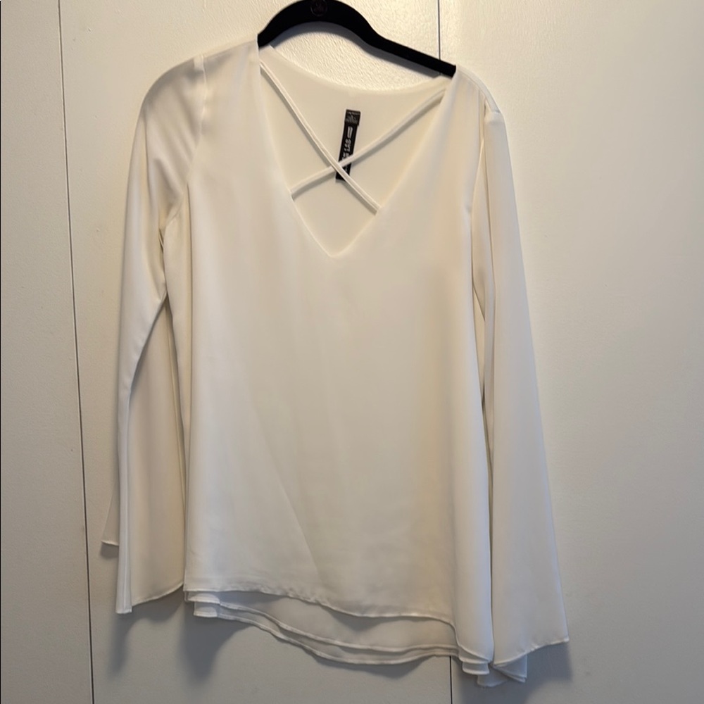 Design Lab Lord & Taylor Cream V-Neck Blouse
